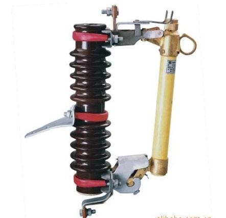 產(chǎn)品名稱：跌落式熔斷器RW11-35/200
